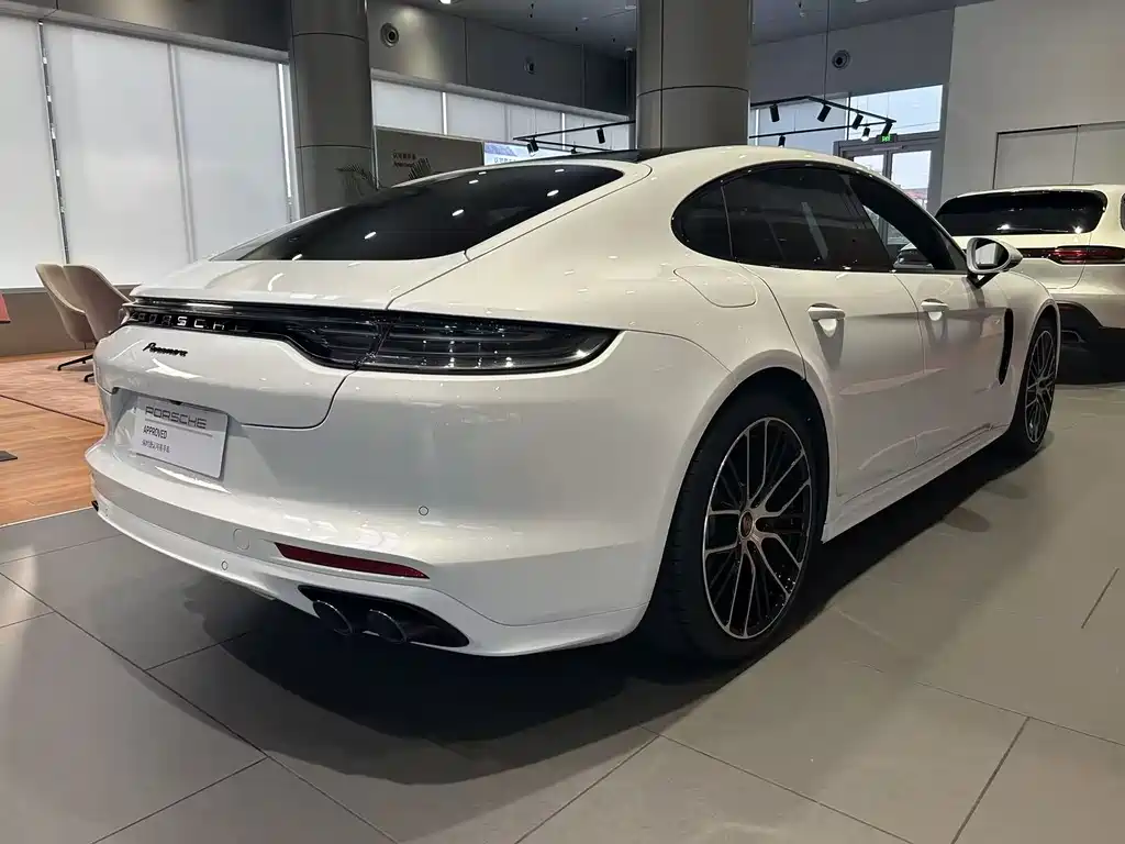Porsche Panamera 2023 Panamera 2.9T Platinum Edition 2024 - thumbnail 3