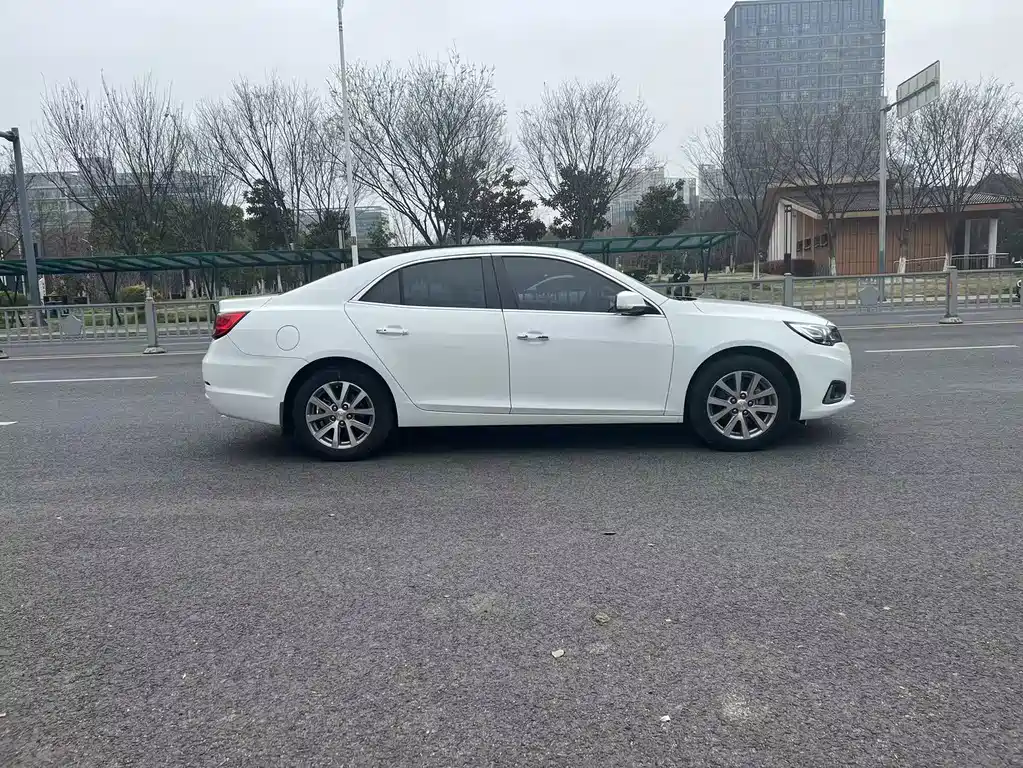 Chevrolet Malibu 2018 530T Automatic Luxury Edition 2019 - thumbnail 4