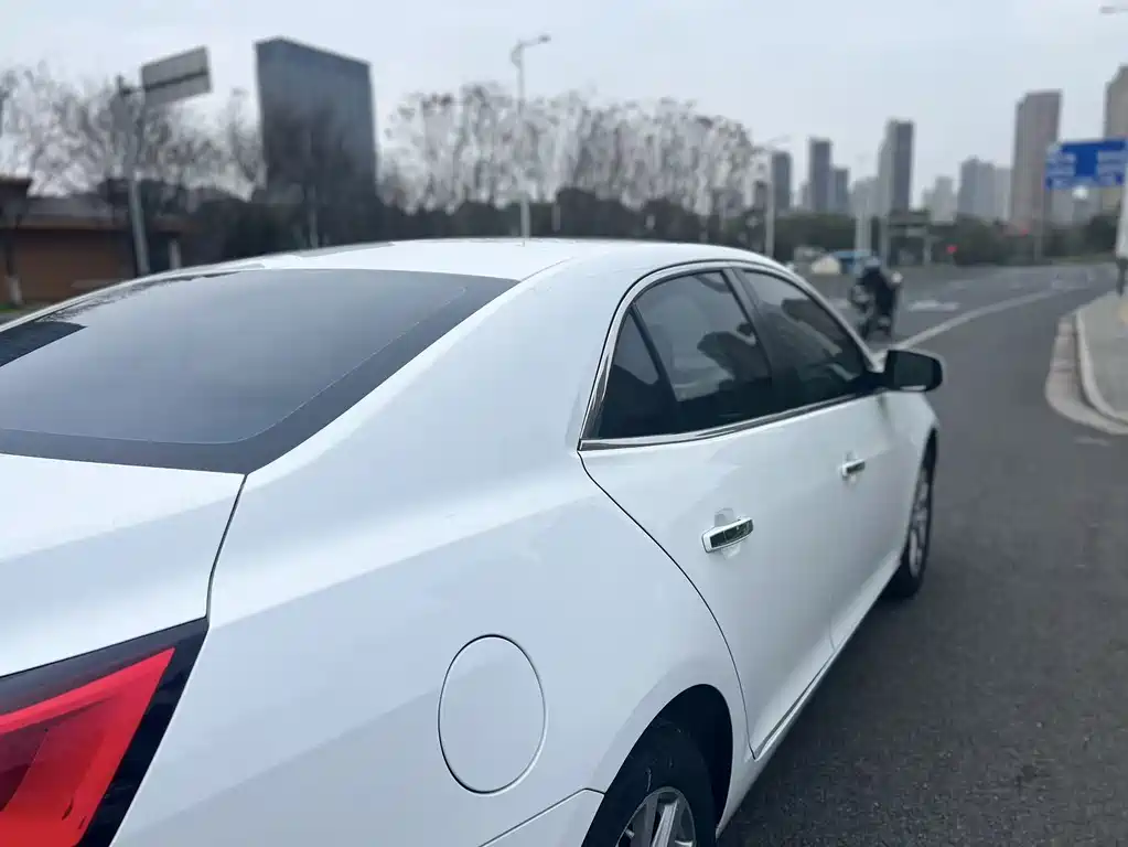 Chevrolet Malibu 2018 530T Automatic Luxury Edition 2019 - thumbnail 17