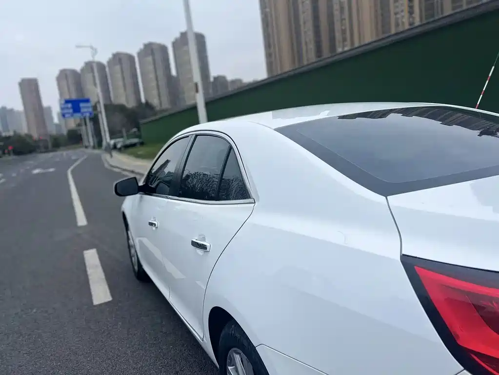 Chevrolet Malibu 2018 530T Automatic Luxury Edition 2019 - thumbnail 18