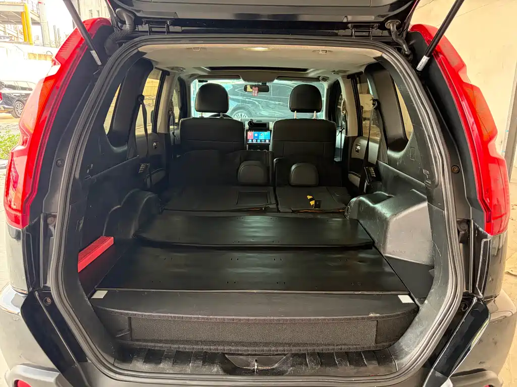 Nissan Nissan X-Trail 2010 2.5L CVT Luxury Edition 4WD 2010 - thumbnail 10