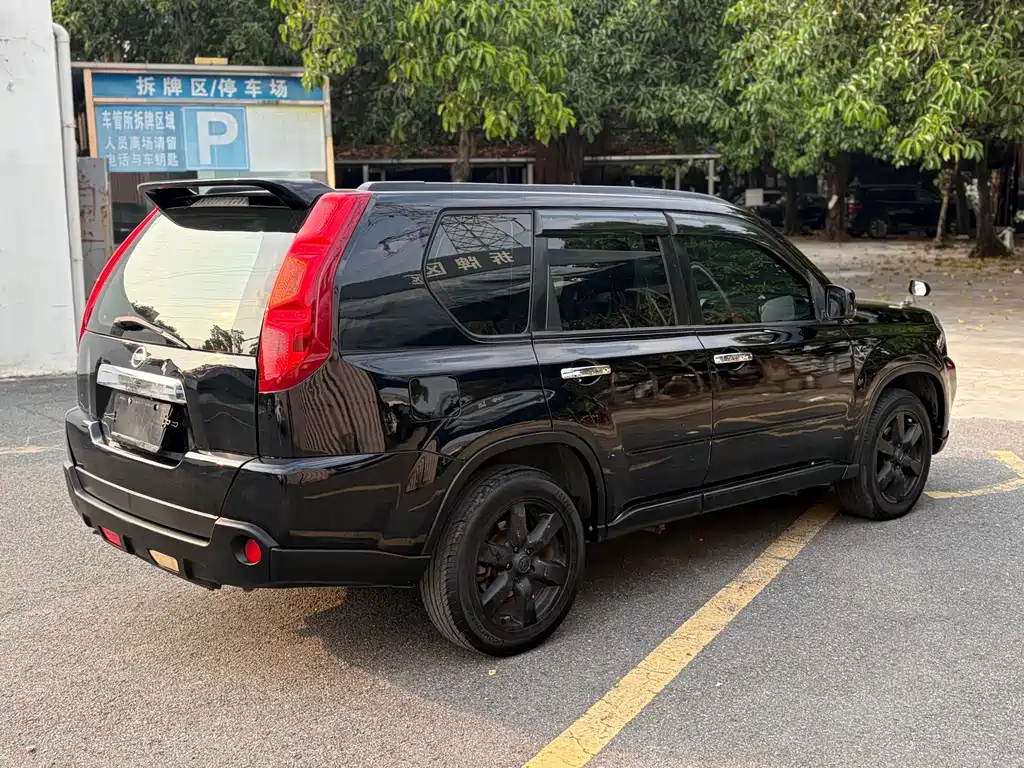 Nissan Nissan X-Trail 2010 2.5L CVT Luxury Edition 4WD 2010 - thumbnail 17
