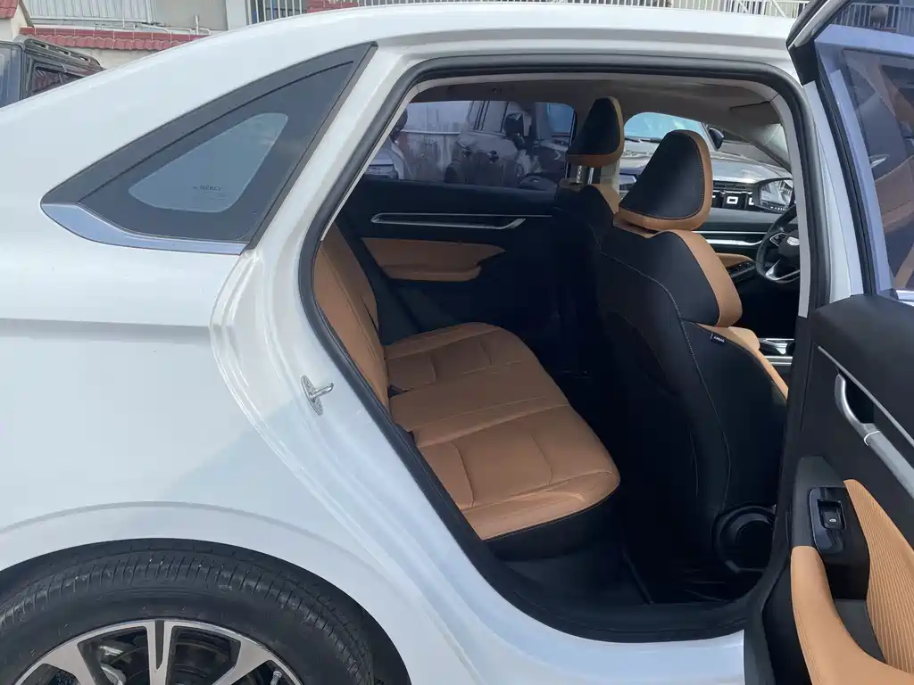Geely Auto Geely Emgrand 2025 Model Year 4th Generation 1.5L CVT Flagship Edition 2024 - thumbnail 6