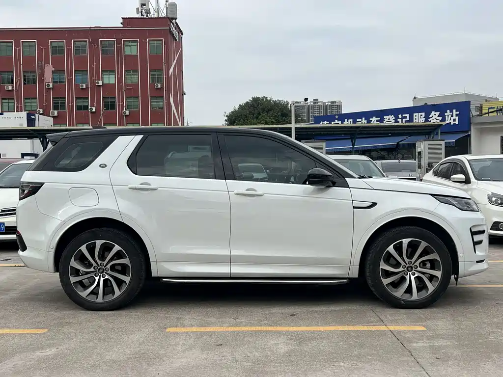 Land Rover Discovery Sport New Energy 2021 P300e Performance Tech Edition 2021 - thumbnail 3