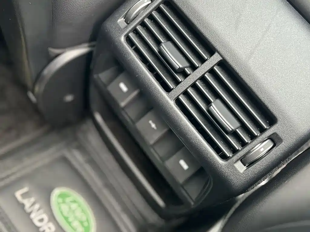 Land Rover Discovery Sport New Energy 2021 P300e Performance Tech Edition 2021 - thumbnail 6