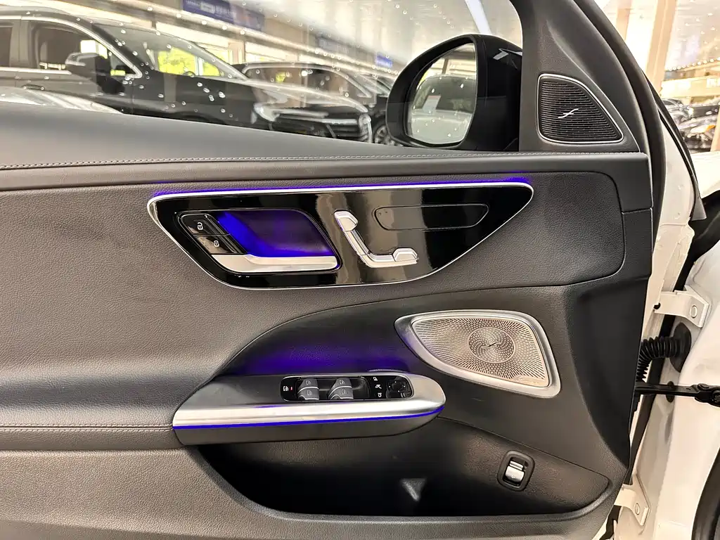 Mercedes-Benz Mercedes-Benz C-Class 2023 Facelift C 260 L Night Sport Edition 2023 - thumbnail 6