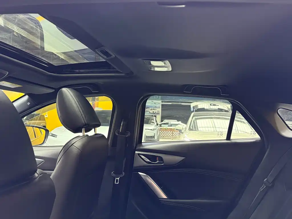 Mazda Mazda CX-4 2018 2.0L Automatic 2WD Smart Tech Edition China VI 2018 - thumbnail 11