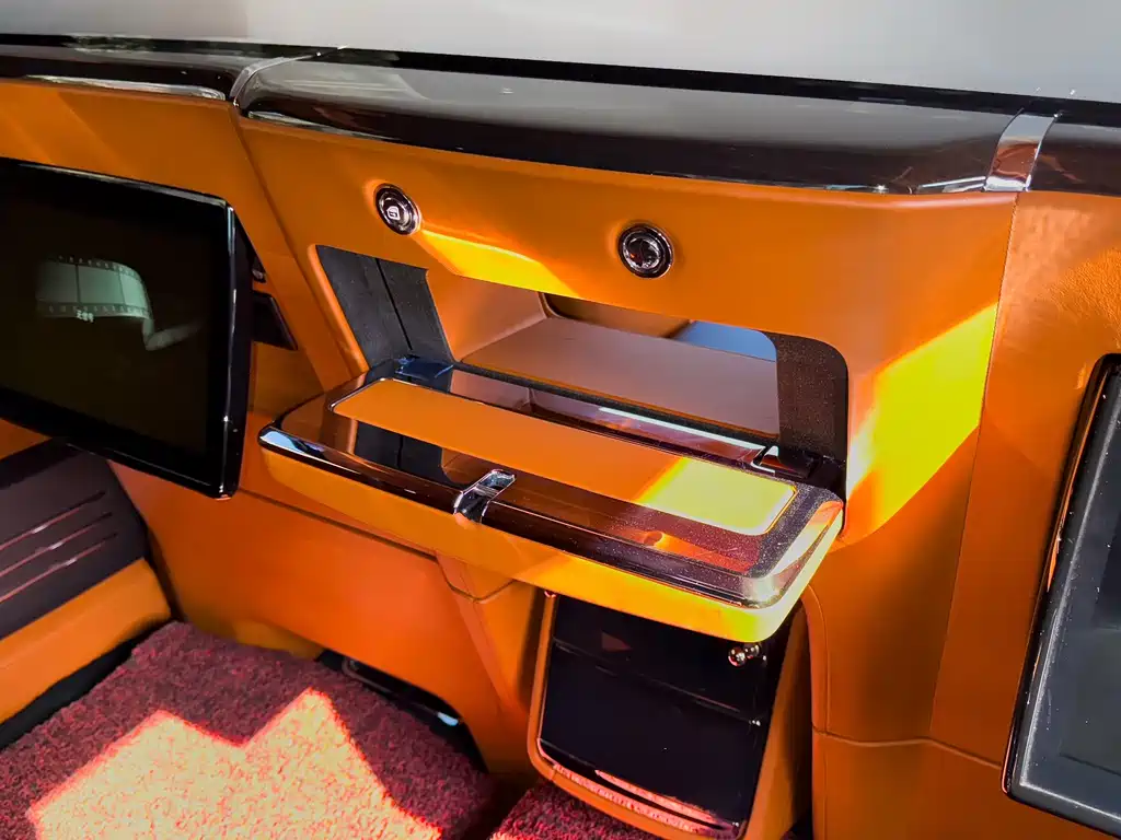 Rolls-Royce Phantom 2018 6.7T Extended Wheelbase 2020 - thumbnail 24