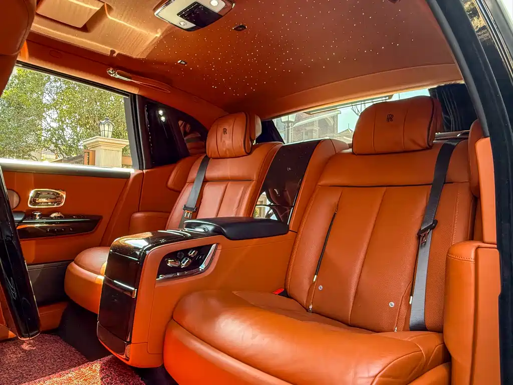 Rolls-Royce Phantom 2018 6.7T Extended Wheelbase 2020 - thumbnail 27