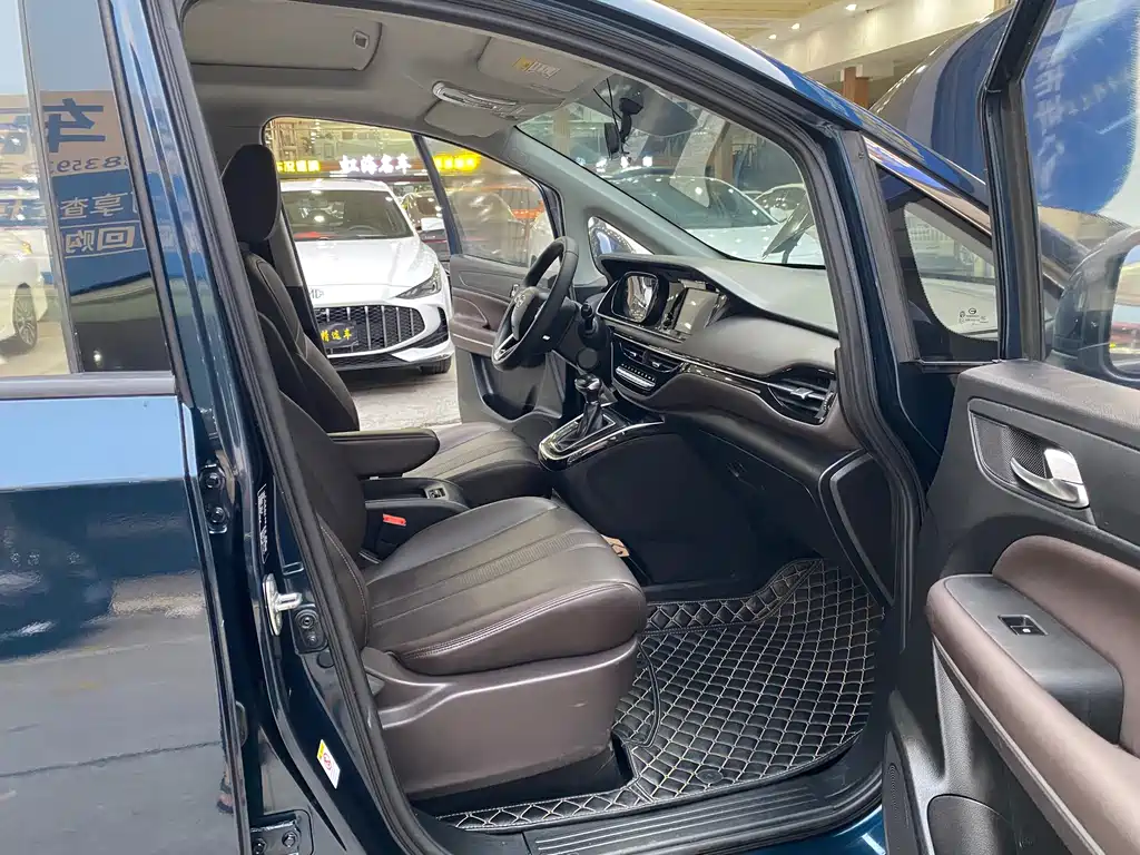 GAC Trumpchi GAC Trumpchi M6 2019 270T Automatic Luxury Edition (Seven Seats) China V 2019 - thumbnail 8