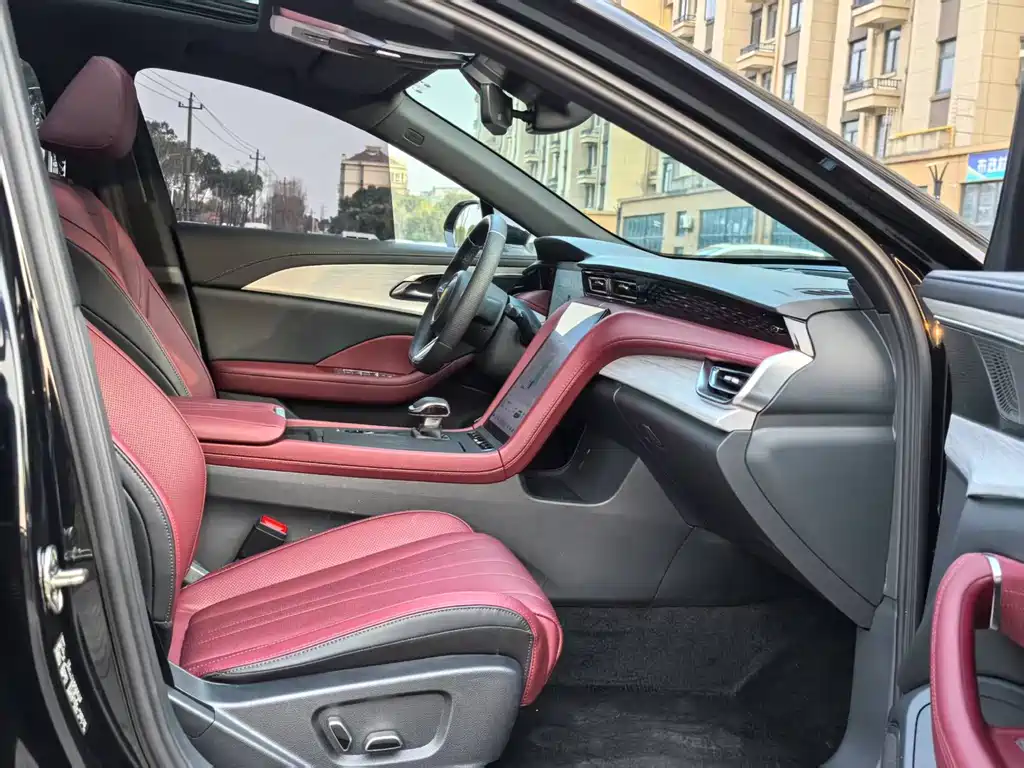 Hongqi Hongqi H5 2025 2.0T Automatic Xuan Ying 2 Million Units Commemorative Edition 2024 - thumbnail 6