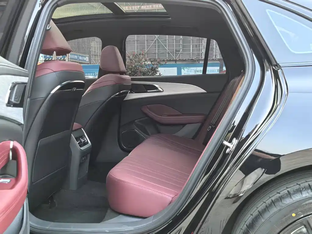 Hongqi Hongqi H5 2025 2.0T Automatic Xuan Ying 2 Million Units Commemorative Edition 2024 - thumbnail 8