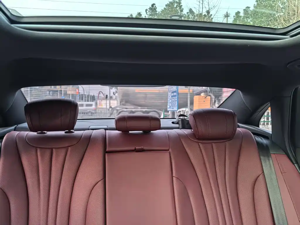 Hongqi Hongqi H5 2025 2.0T Automatic Xuan Ying 2 Million Units Commemorative Edition 2024 - thumbnail 10