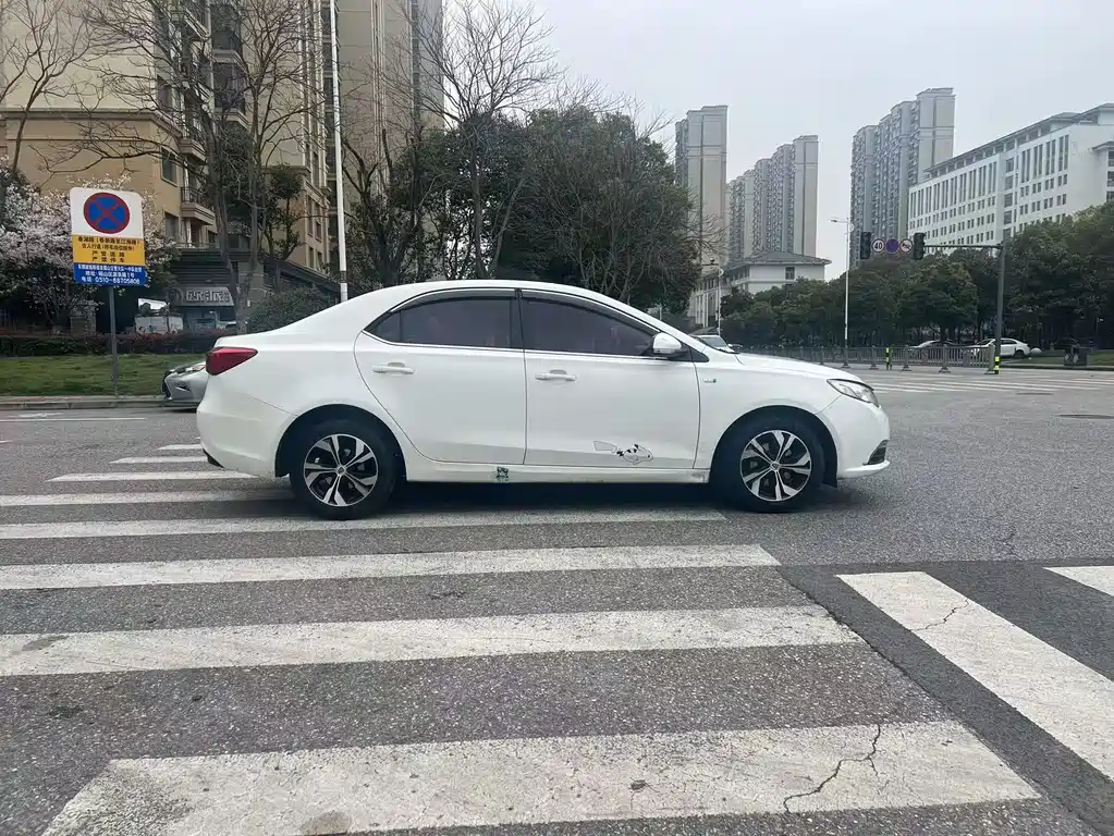 Roewe Roewe 360 2017 1.5L Automatic Luxury Edition 2017 - thumbnail 7
