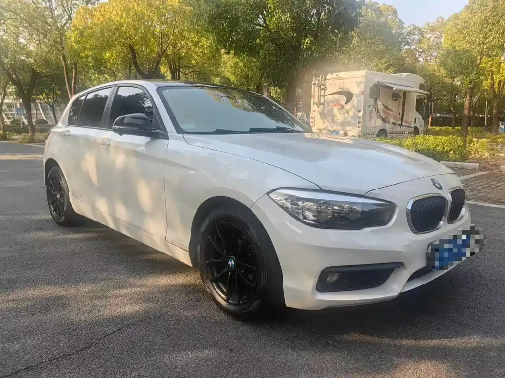 BMW BMW 1 Series Import 2015 Model 118i Leading Edition 2015 - thumbnail 3
