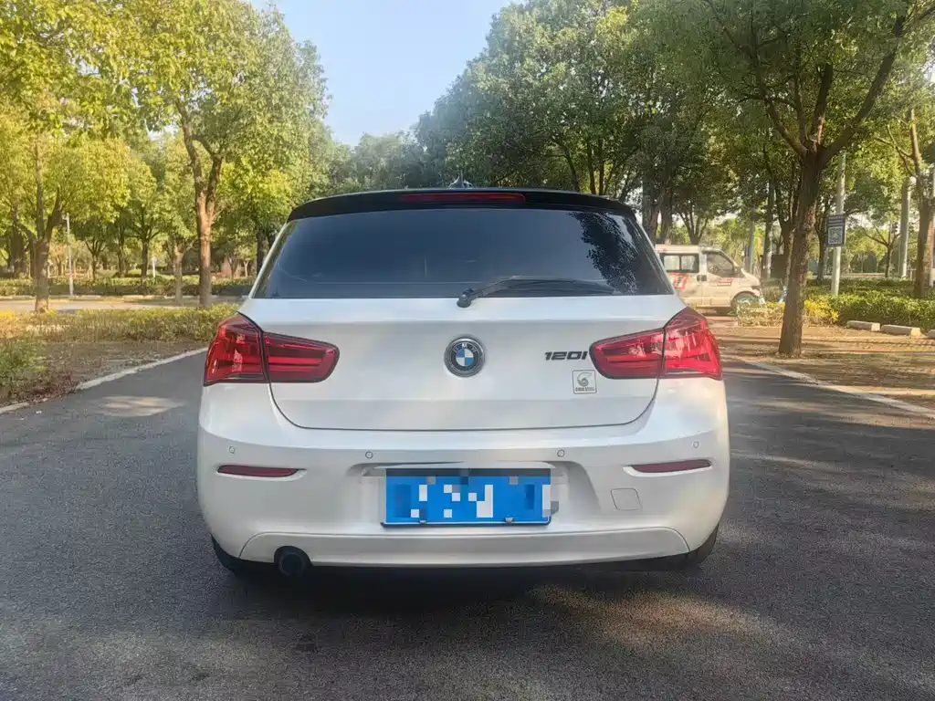 BMW BMW 1 Series Import 2015 Model 118i Leading Edition 2015 - thumbnail 5