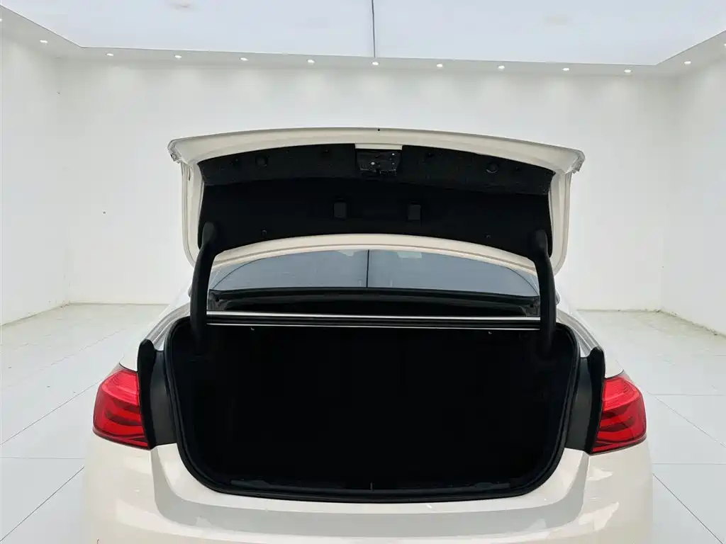 BMW BMW 3 Series 2018 320Li Fashion Edition 2018 - thumbnail 24