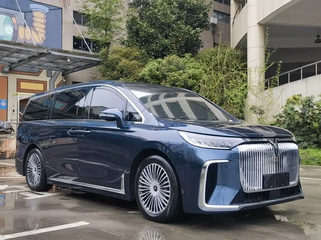 Lantu Automobile Lantu Dreamer 2025 PHEV AWD Flagship Kunpeng Edition 2024 - thumbnail 3