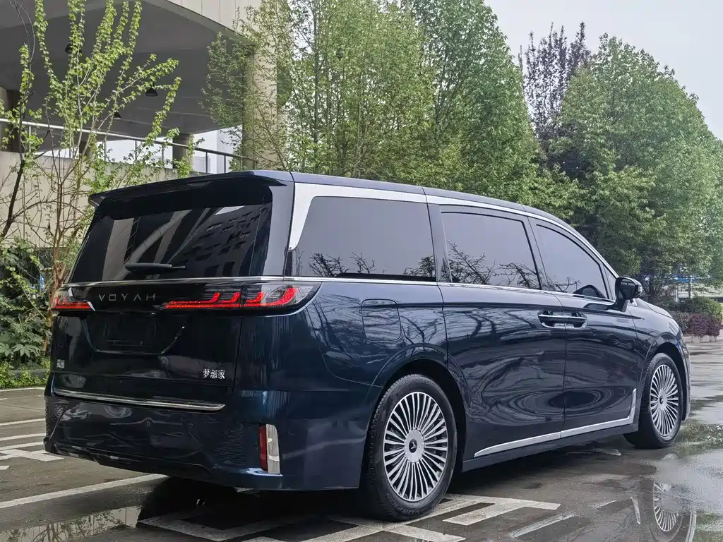 Lantu Automobile Lantu Dreamer 2025 PHEV AWD Flagship Kunpeng Edition 2024 - thumbnail 9
