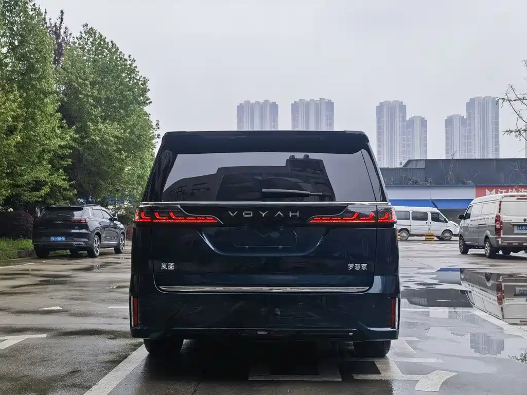 Lantu Automobile Lantu Dreamer 2025 PHEV AWD Flagship Kunpeng Edition 2024 - thumbnail 10
