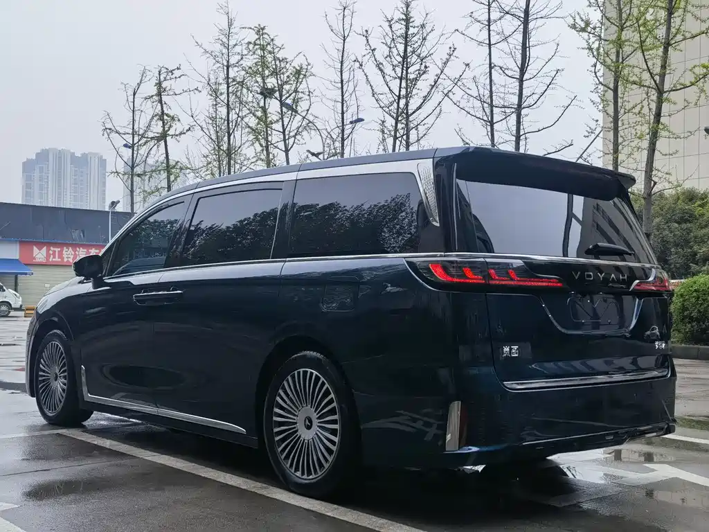 Lantu Automobile Lantu Dreamer 2025 PHEV AWD Flagship Kunpeng Edition 2024 - thumbnail 11