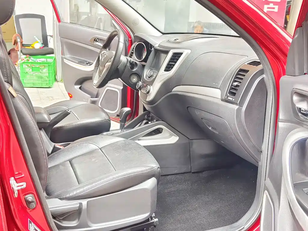 Changan Changan CS35 2015 1.6L Automatic Luxury Edition China IV 2015 - thumbnail 6