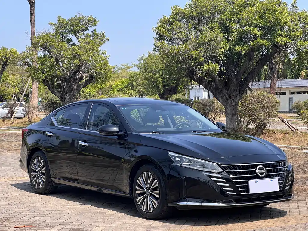 Nissan Nissan Altima 2022 2.0L XL-TLS Premium Edition 2023 - thumbnail 3