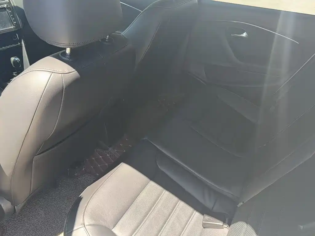 Volkswagen Volkswagen Polo 2014 1.6L Automatic Comfort Edition 2014 - thumbnail 3