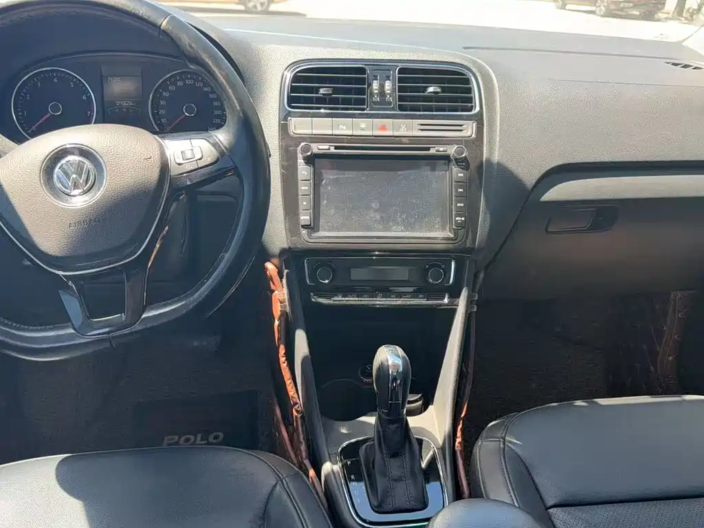 Volkswagen Volkswagen Polo 2014 1.6L Automatic Comfort Edition 2014 - thumbnail 4