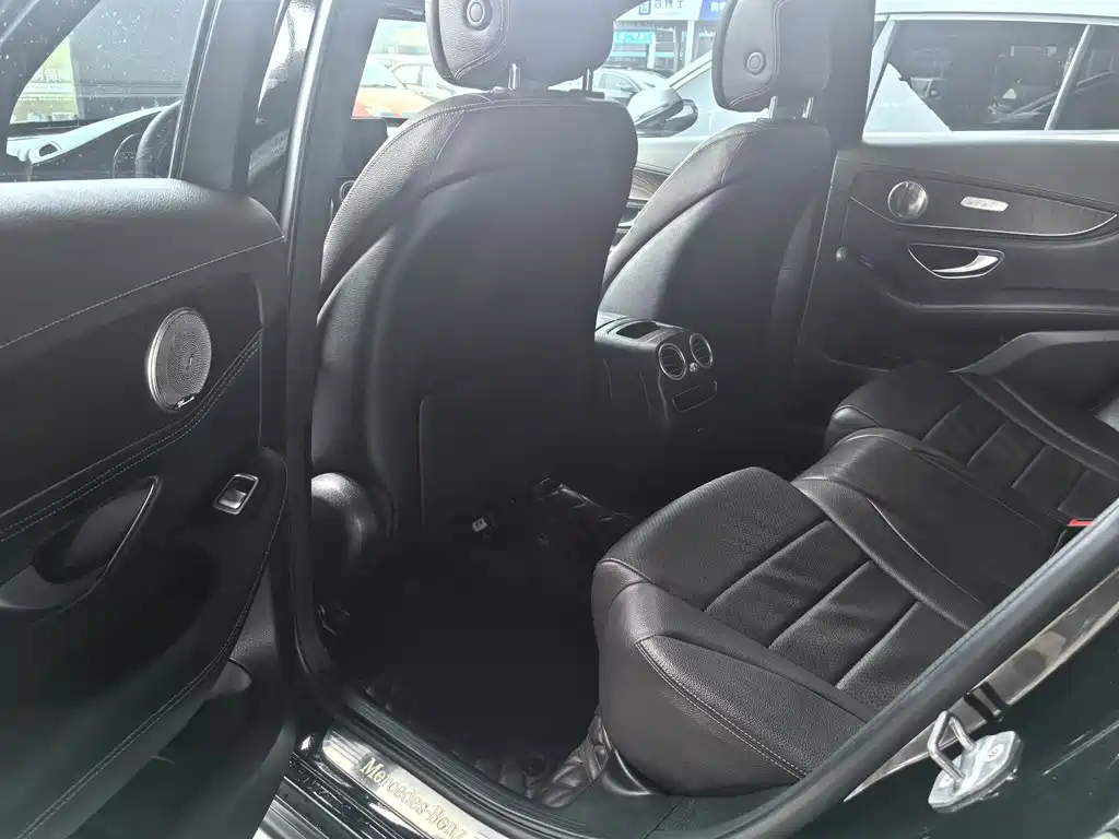 Mercedes-Benz Mercedes-Benz GLC 2020 GLC 260 L 4MATIC Luxury Edition 2019 - thumbnail 5