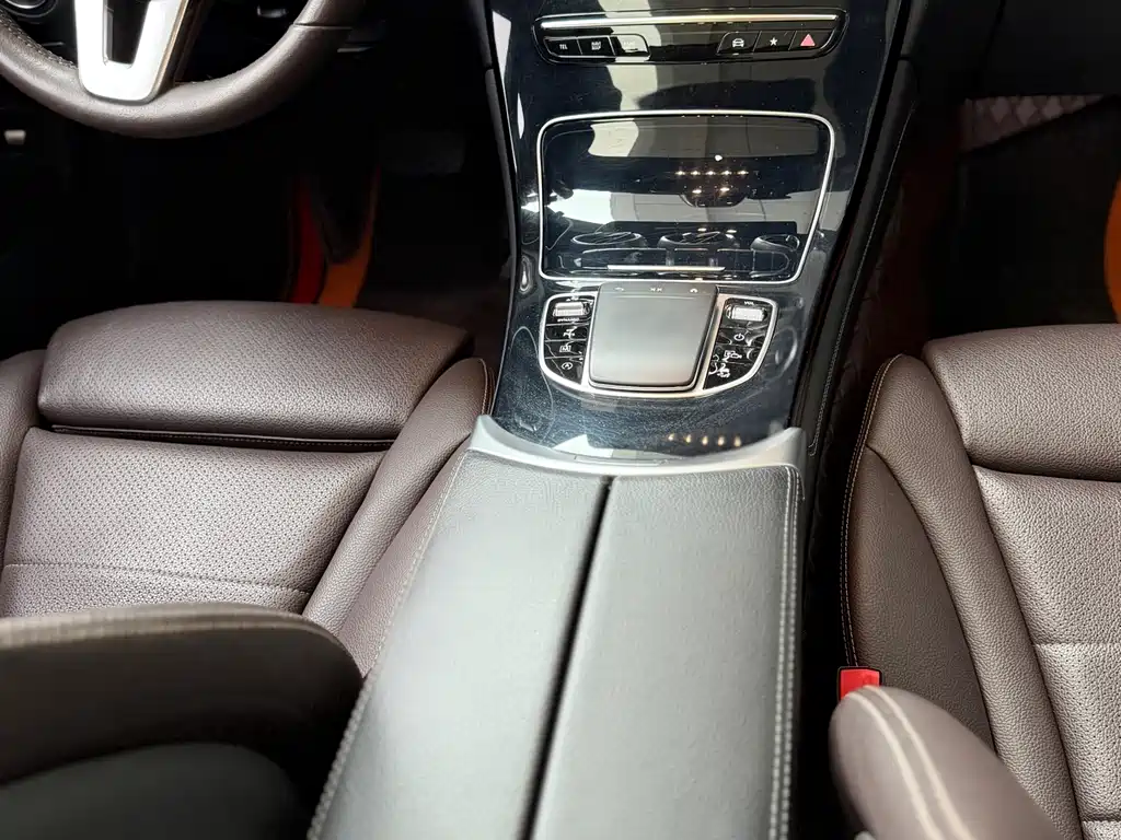 Mercedes-Benz Mercedes-Benz GLC 2021 GLC 260 L 4MATIC Sport Edition 2021 - thumbnail 6