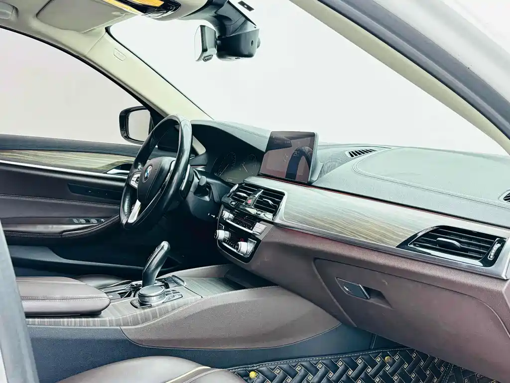 BMW BMW 5 Series 2018 530Li Luxury Package 2018 - thumbnail 12
