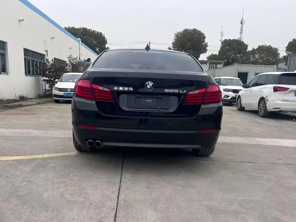 BMW BMW 5 Series 2013 525Li Leading Edition 2013 - thumbnail 12