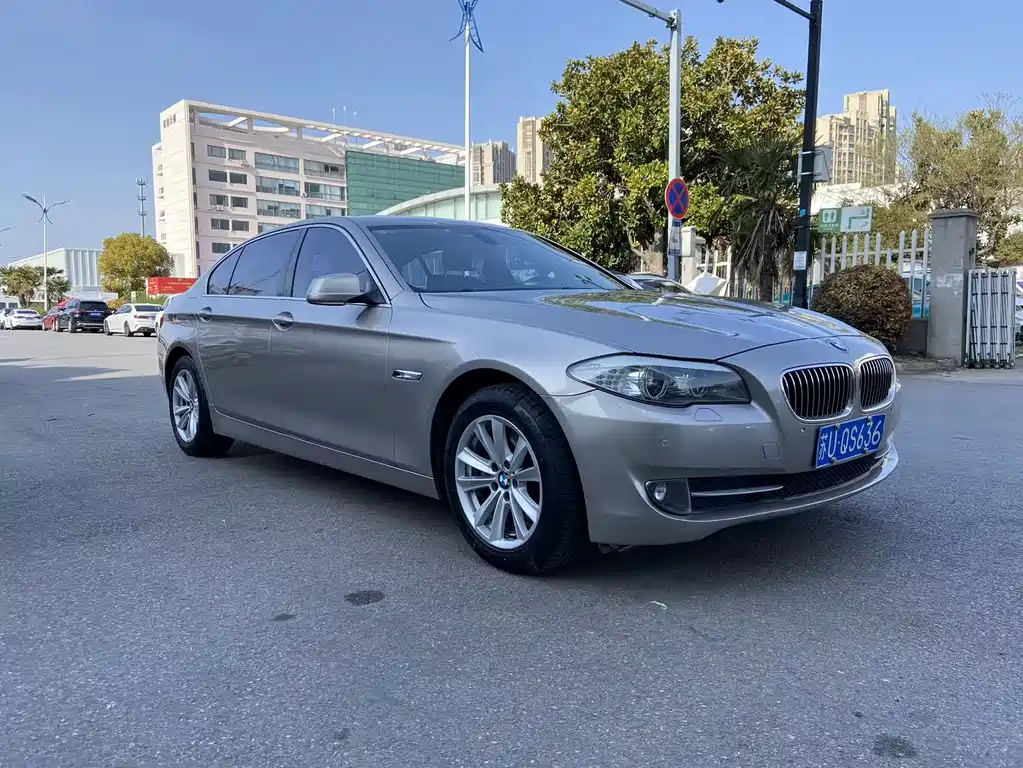 BMW BMW 5 Series 2012 523Li Luxury Model 2012 - thumbnail 3