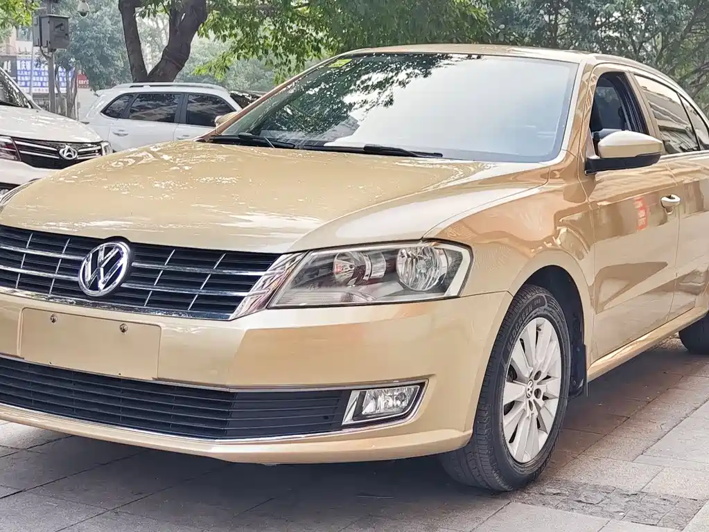 Volkswagen Volkswagen Lavida 2013 Facelift 1.4TSI DSG Comfort Edition 2014