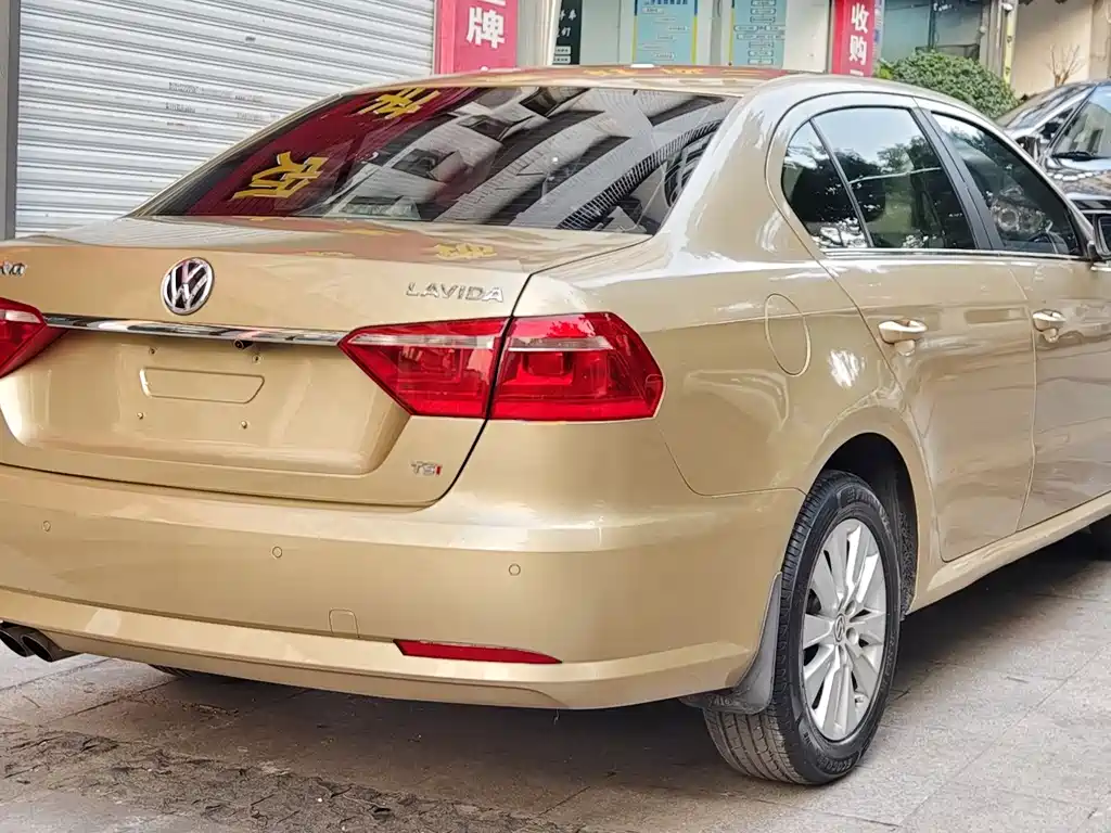 Volkswagen Volkswagen Lavida 2013 Facelift 1.4TSI DSG Comfort Edition 2014 - thumbnail 5