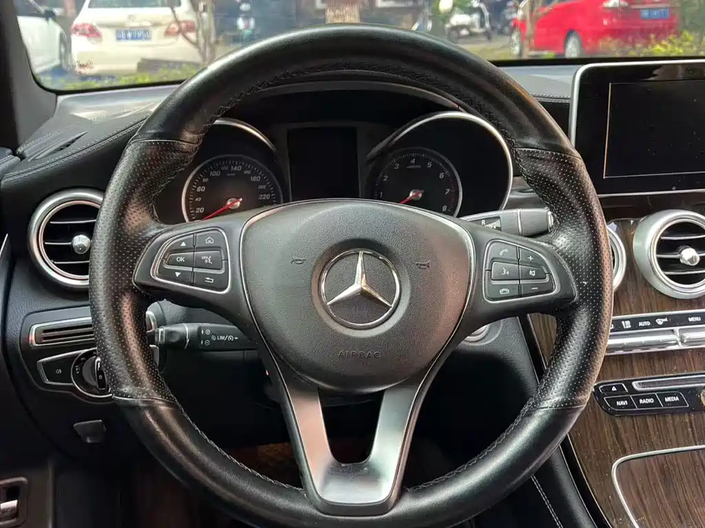 Mercedes-Benz Mercedes-Benz GLC 2016 GLC 260 4MATIC Sport Edition 2016 - thumbnail 4
