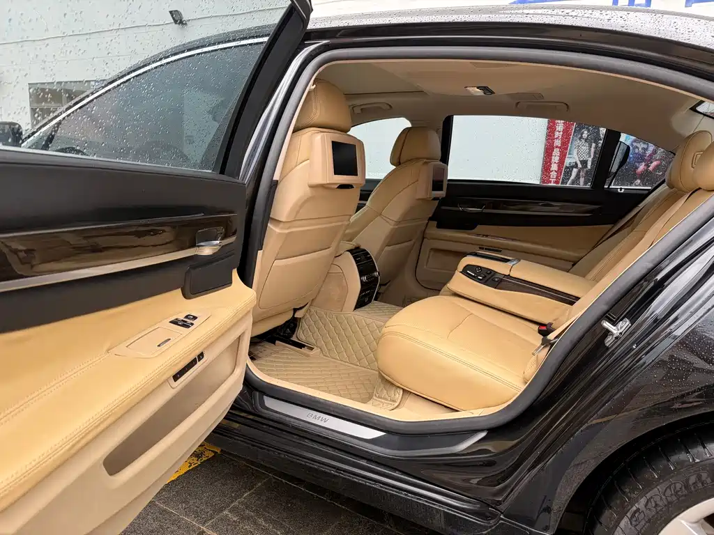 BMW BMW 7 Series 2011 740Li Steinway & Sons Limited Edition 2011 - thumbnail 10