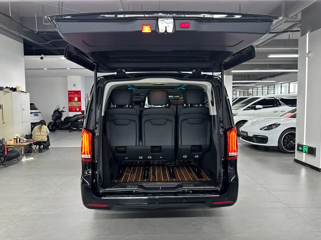 Mercedes-Benz Mercedes-Benz V-Class 2022 V 260 L Long Wheelbase Luxury Edition 2022 - thumbnail 29