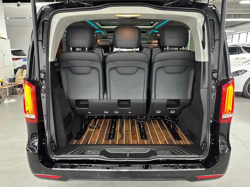 Mercedes-Benz Mercedes-Benz V-Class 2022 V 260 L Long Wheelbase Luxury Edition 2022 - thumbnail 30
