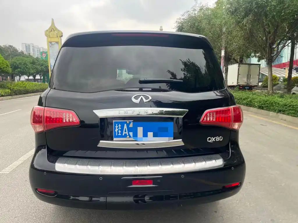 Infiniti Infiniti QX80 2016 5.6L 4WD 2018 - thumbnail 3