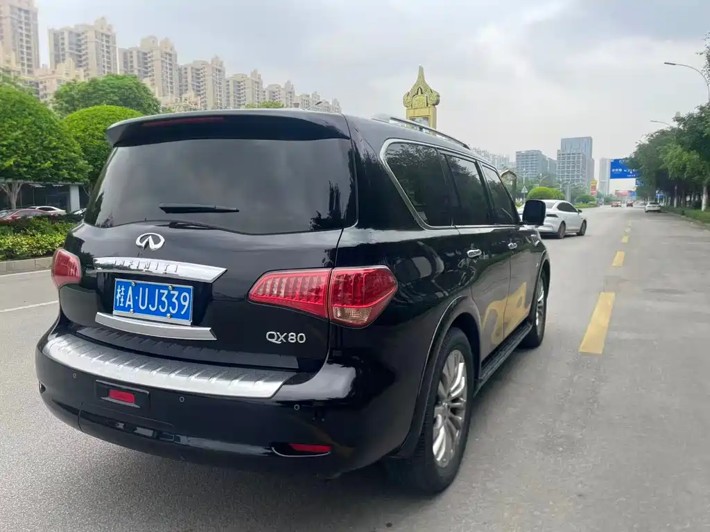 Infiniti Infiniti QX80 2016 5.6L 4WD 2018 - thumbnail 4