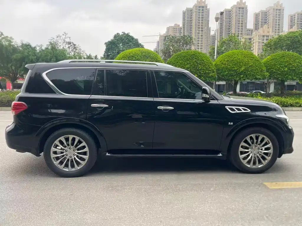Infiniti Infiniti QX80 2016 5.6L 4WD 2018 - thumbnail 6