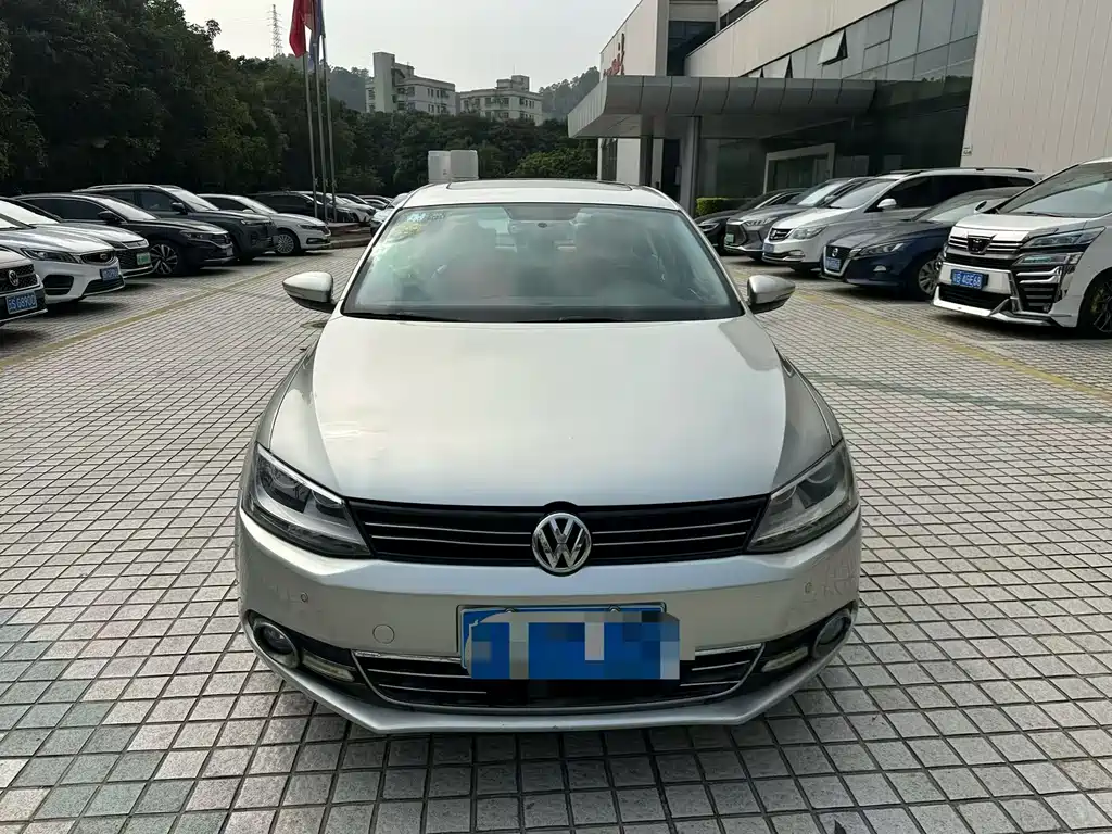 Volkswagen Volkswagen Sagitar 2012 1.6L Automatic Comfort Edition 2012 - thumbnail 2