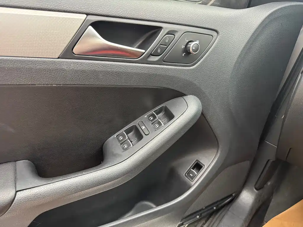 Volkswagen Volkswagen Sagitar 2012 1.6L Automatic Comfort Edition 2012 - thumbnail 9