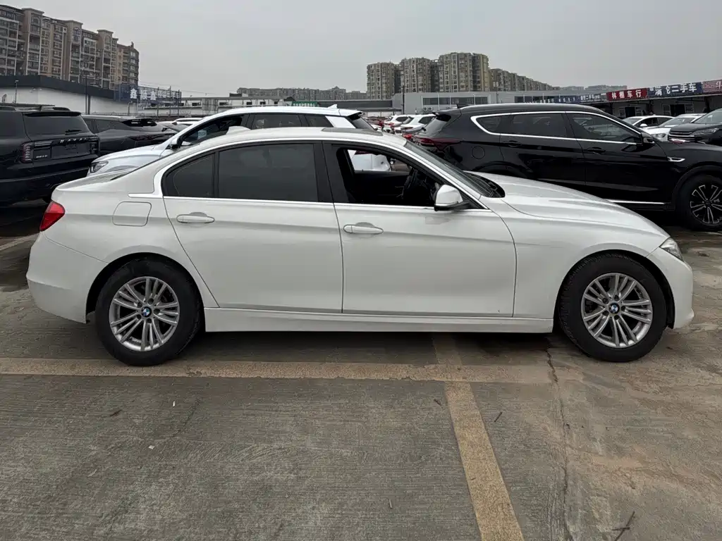BMW BMW 3 Series 2013 320Li Fashion Edition 2014 - thumbnail 3