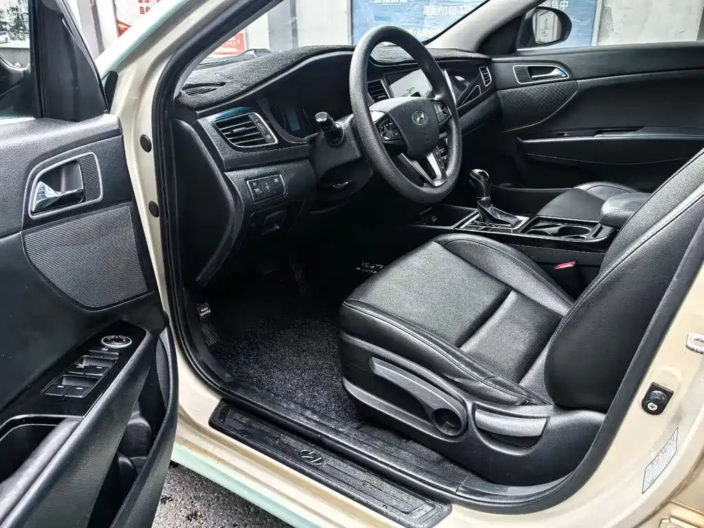 Hyundai Hyundai Elantra 2014 1.8L Automatic Intelligent Type GLS 2014 - thumbnail 4