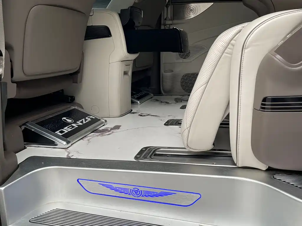 Denza Tang D9 2022 DM-i 970 AWD Premium Edition 2023 - thumbnail 29