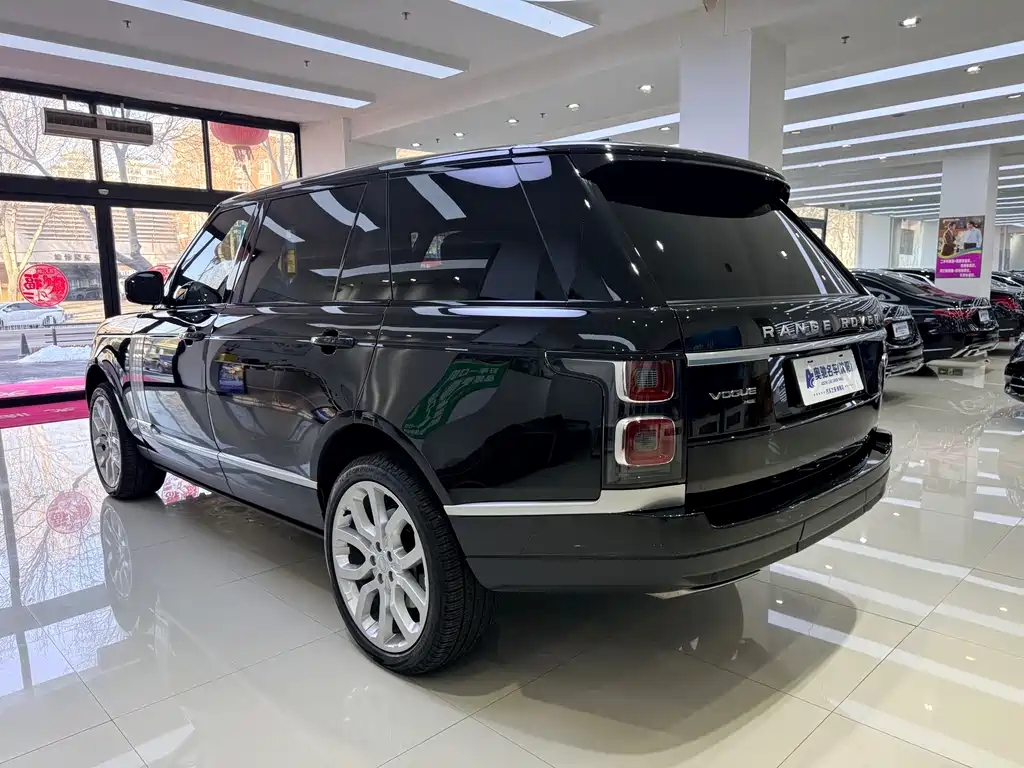 Land Rover Range Rover 2022 3.0 L6 400PS Autobiography Long Wheelbase Classic Edition 2022 - thumbnail 4
