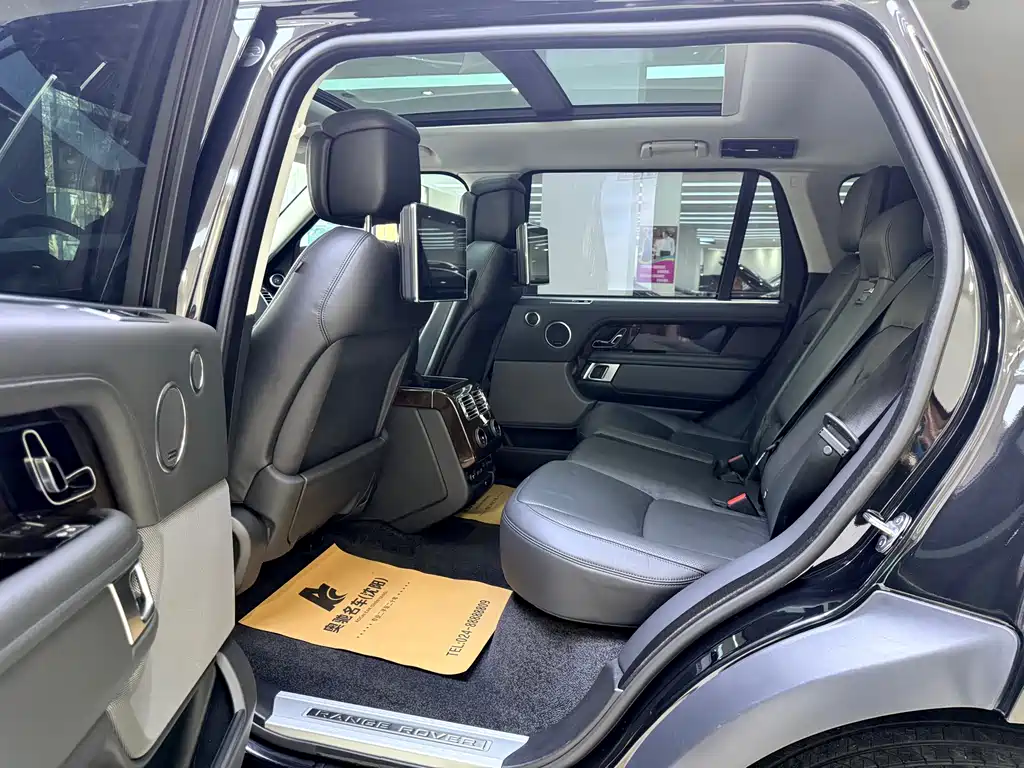 Land Rover Range Rover 2022 3.0 L6 400PS Autobiography Long Wheelbase Classic Edition 2022 - thumbnail 9